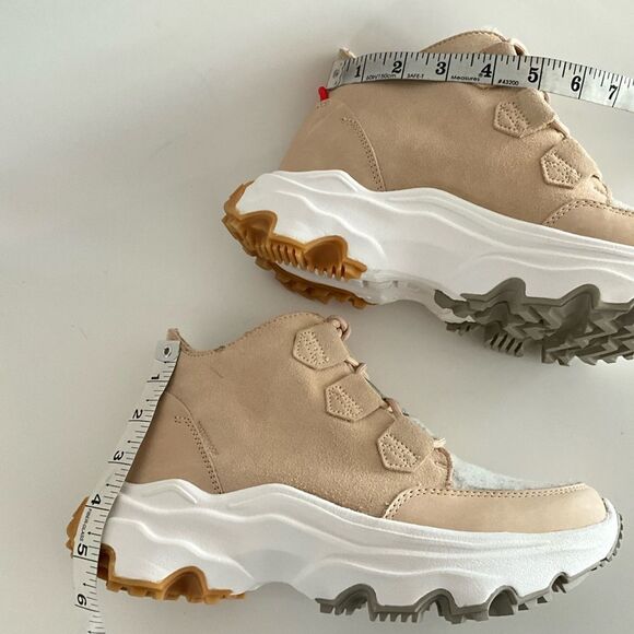 New Sorel Waterproof Caribou Kinetic Breakthru Sneaker Boots Tan Gray 8.5 - Picture 5 of 13